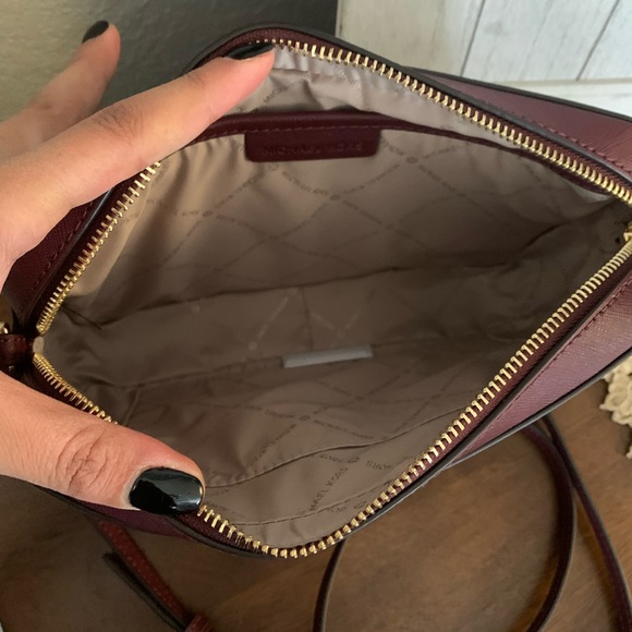 Last one ♥️New MK Crossbody Beautiful - Picture 6 of 6